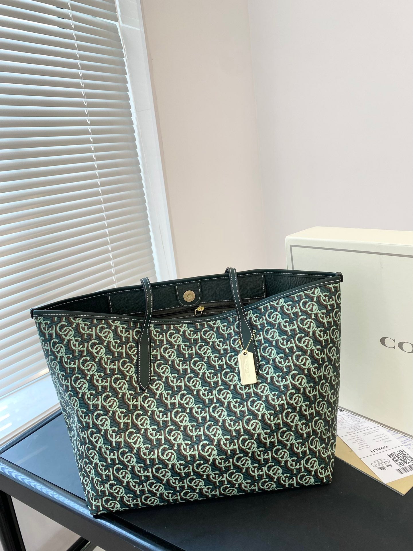 Co-BAG607