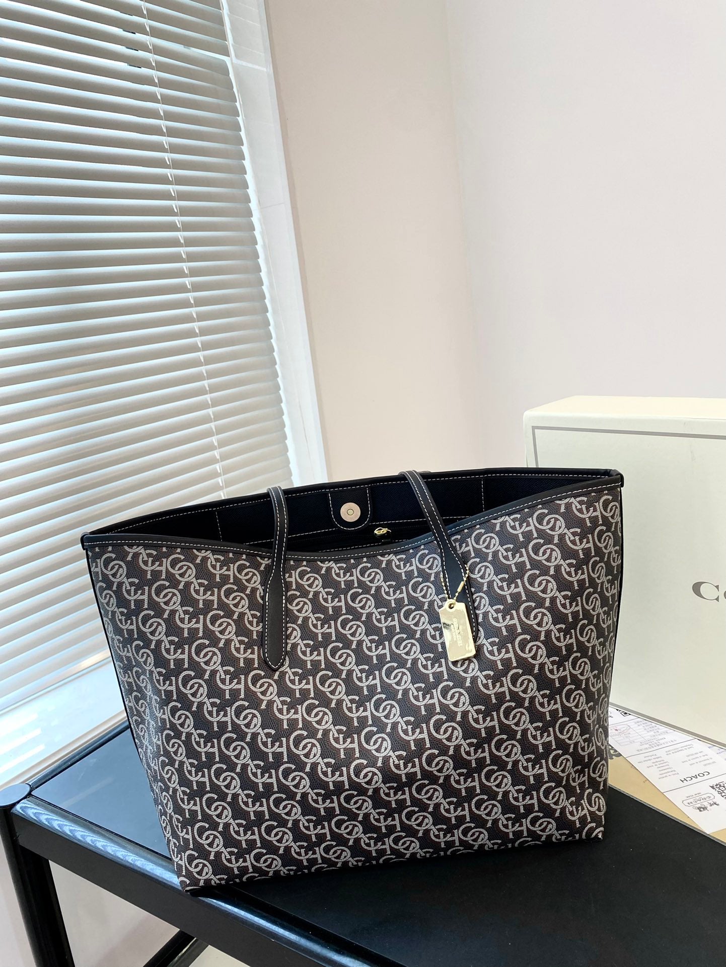 Co-BAG607