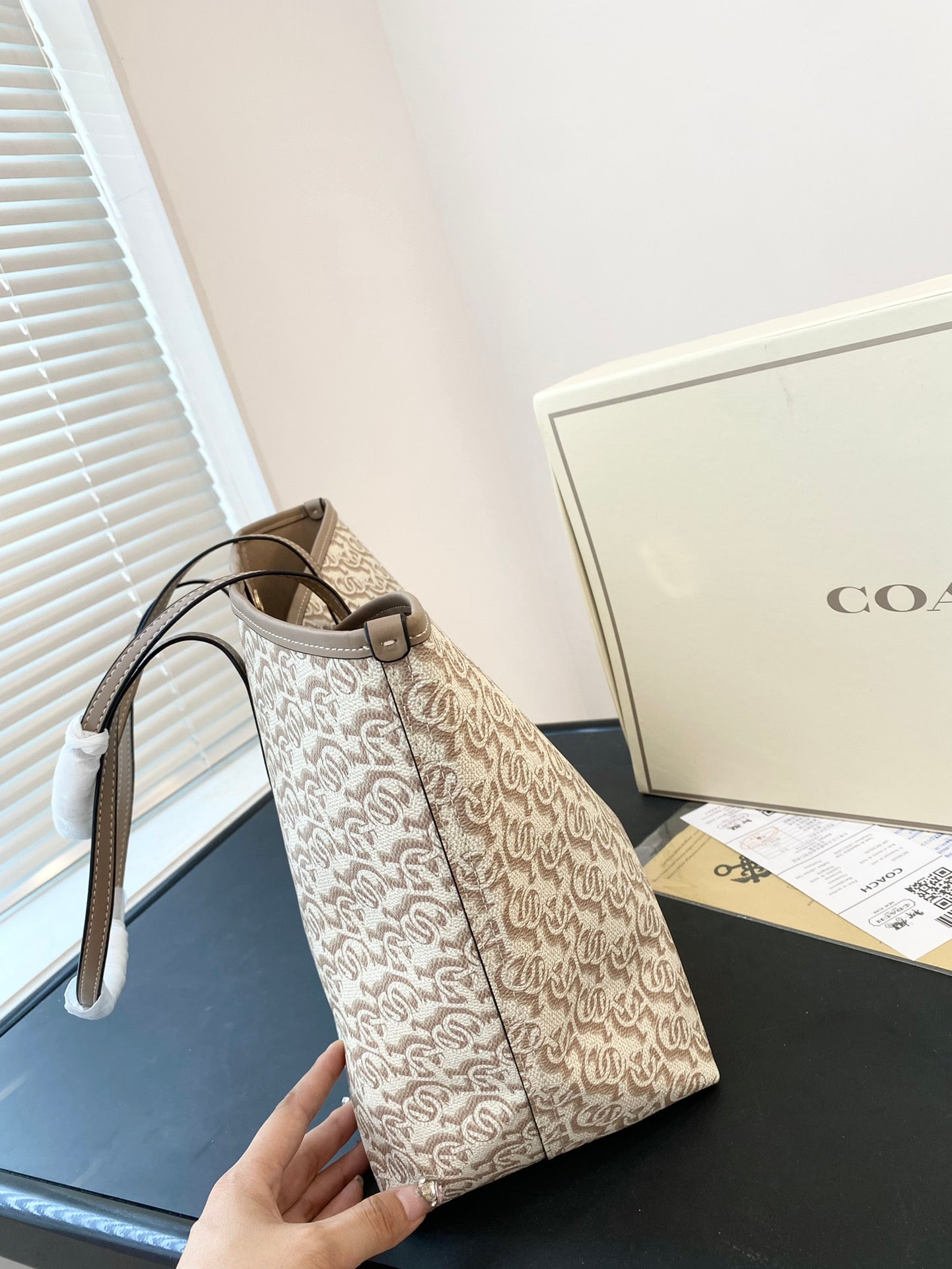 Co-BAG607