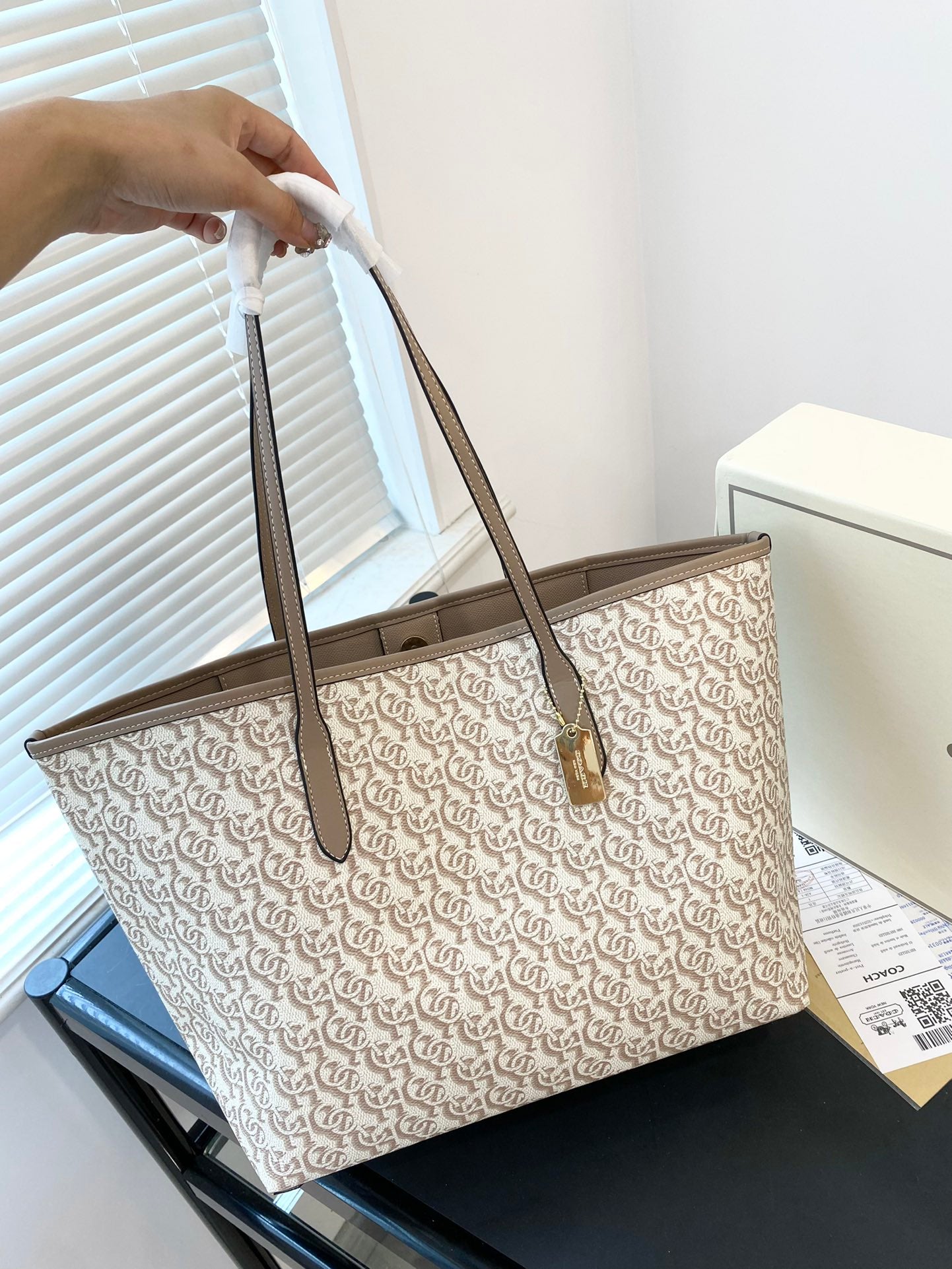 Co-BAG607