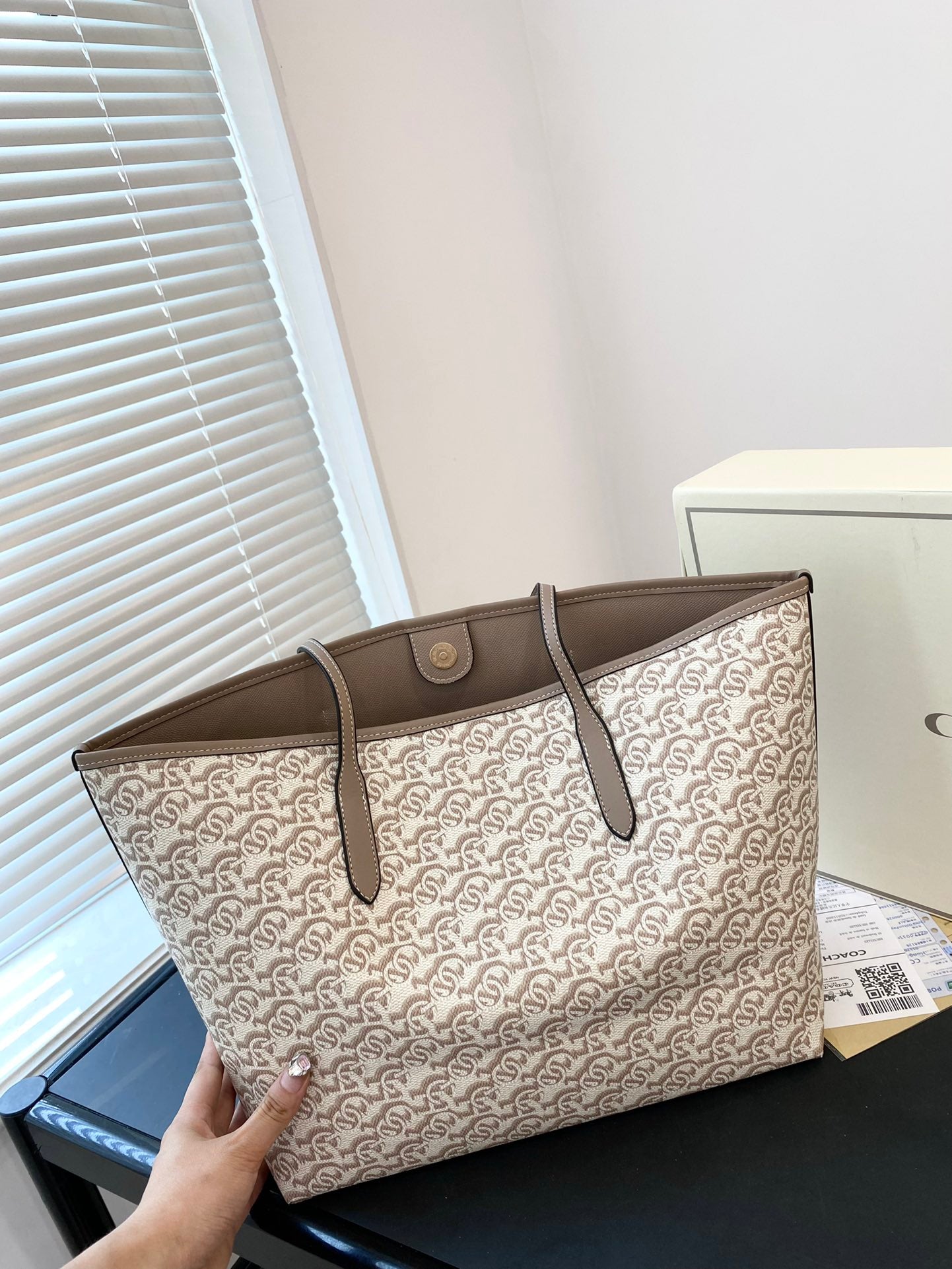 Co-BAG607