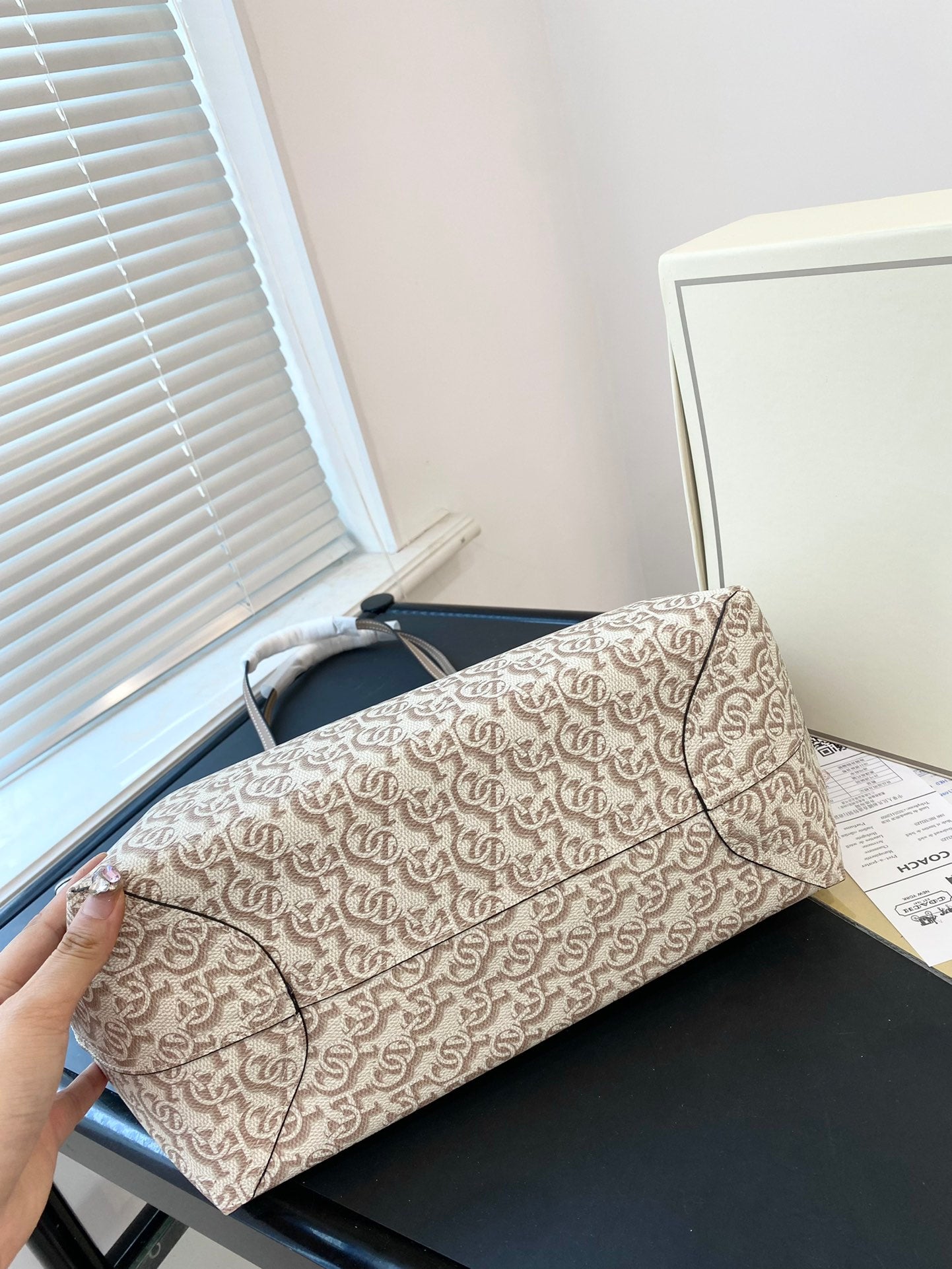 Co-BAG607