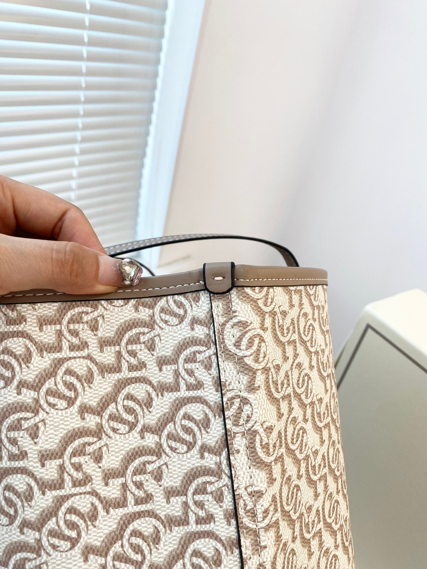 Co-BAG607