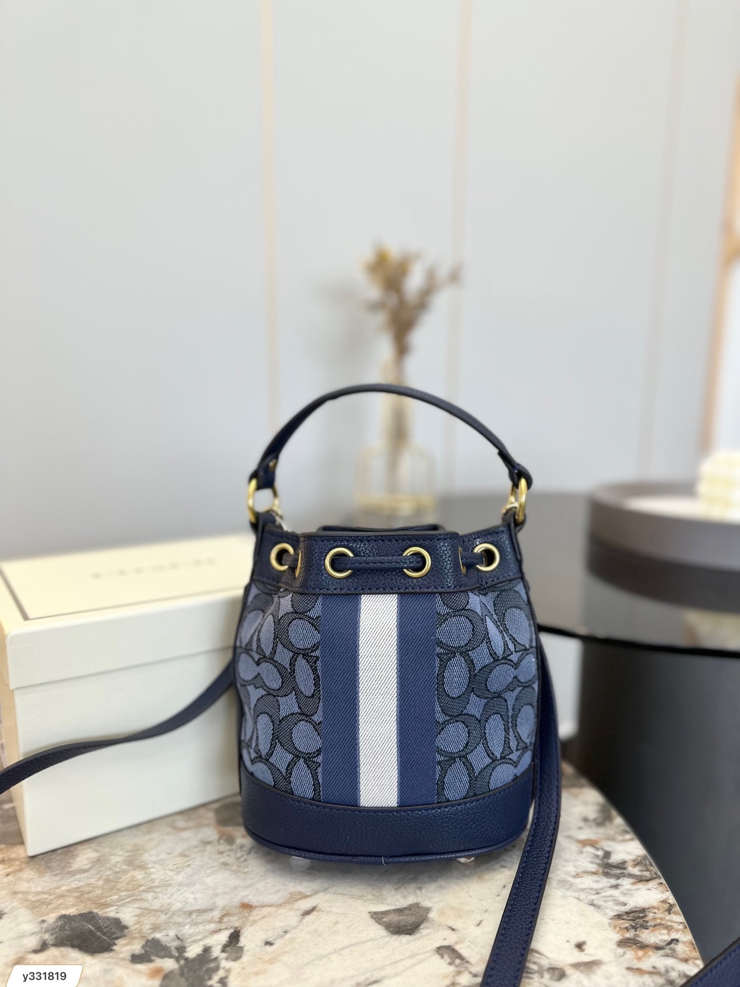 Co-BAG127