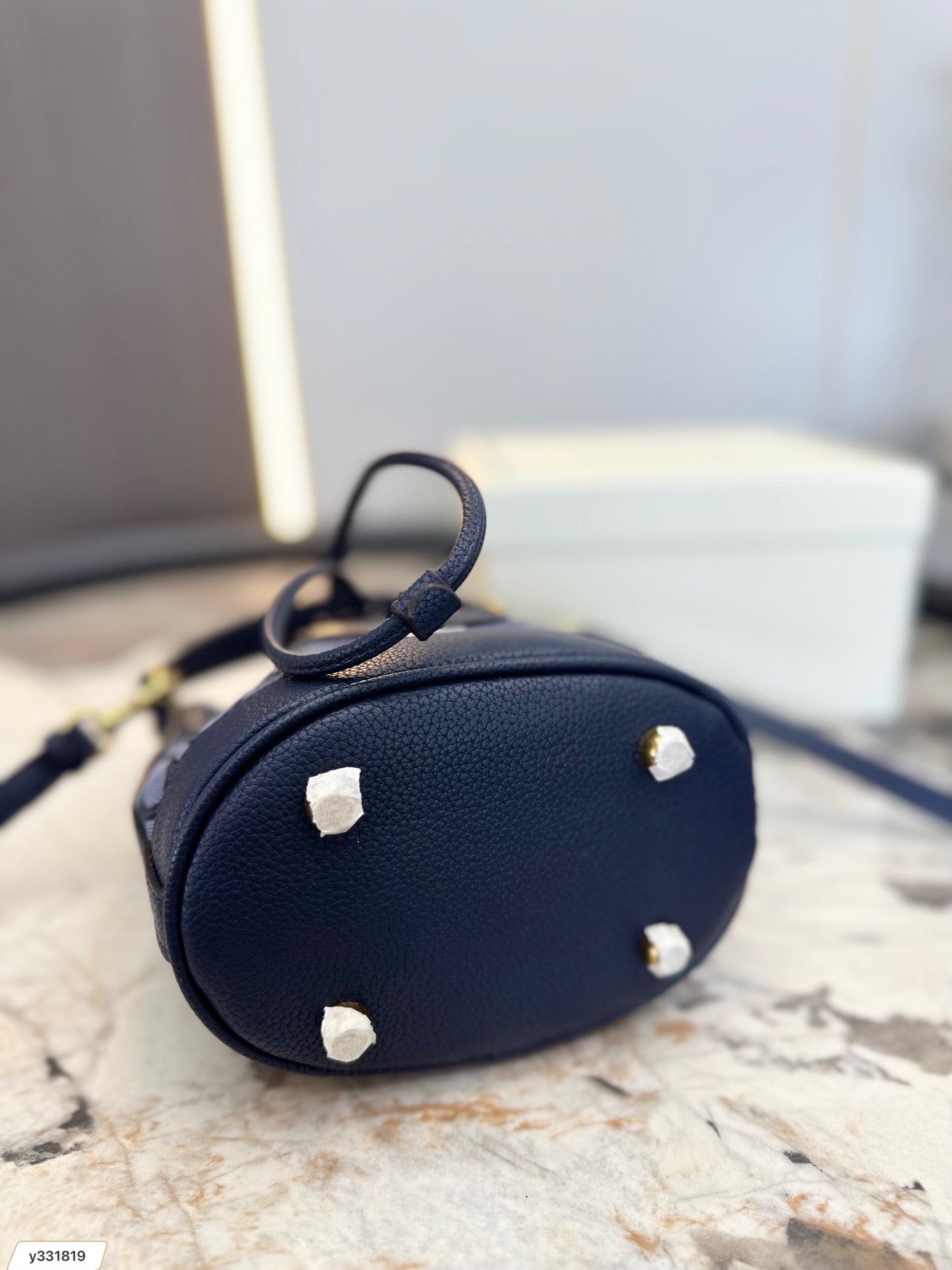 Co-BAG127