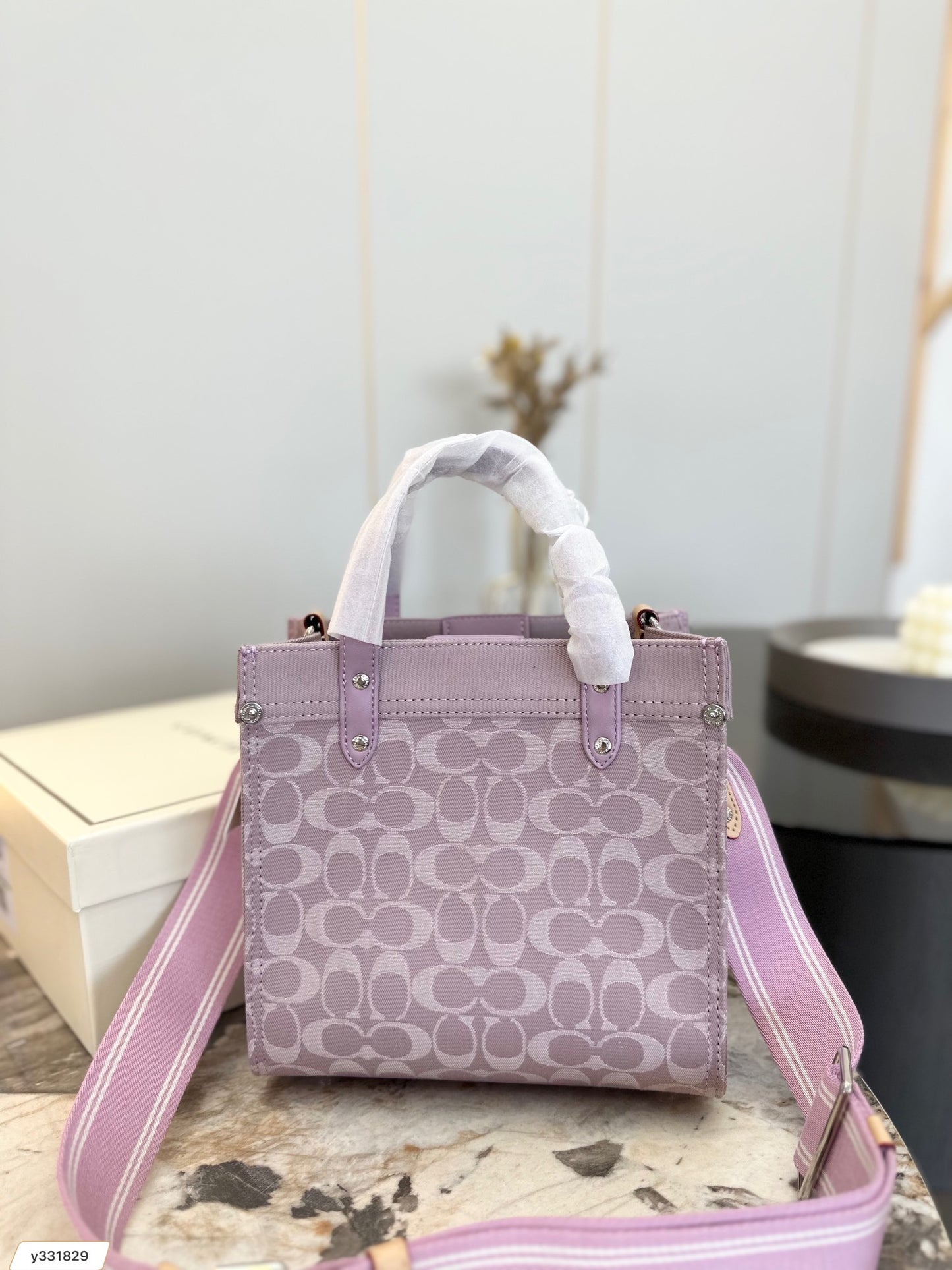 Co-BAG611