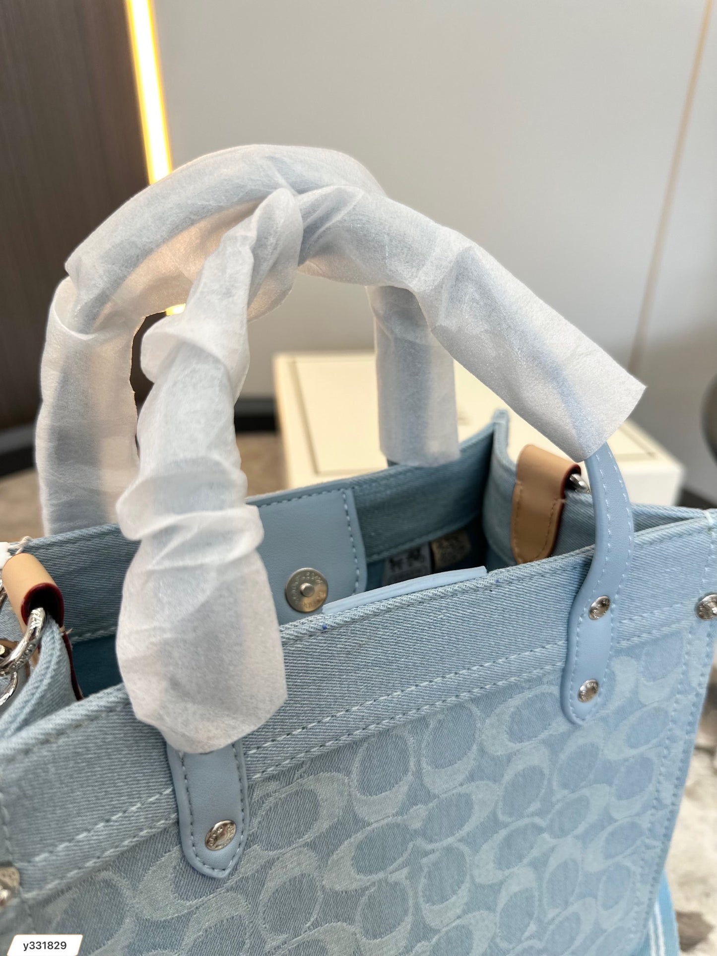 Co-BAG611