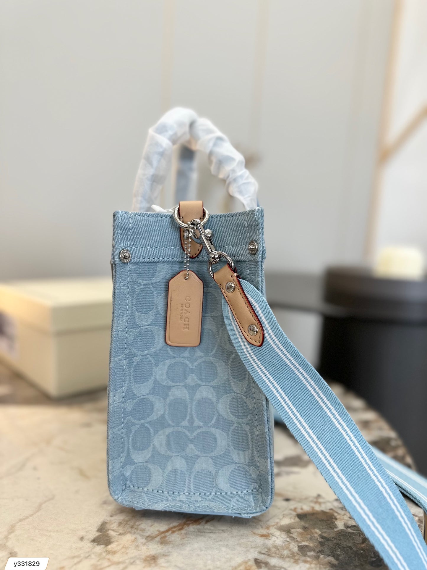 Co-BAG611