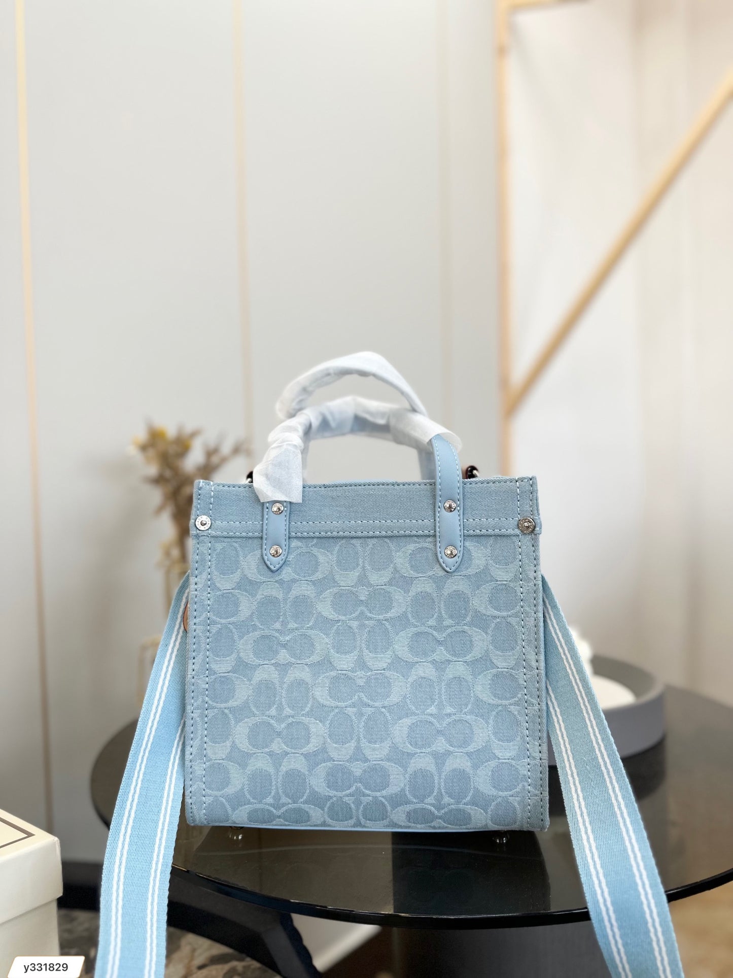 Co-BAG611