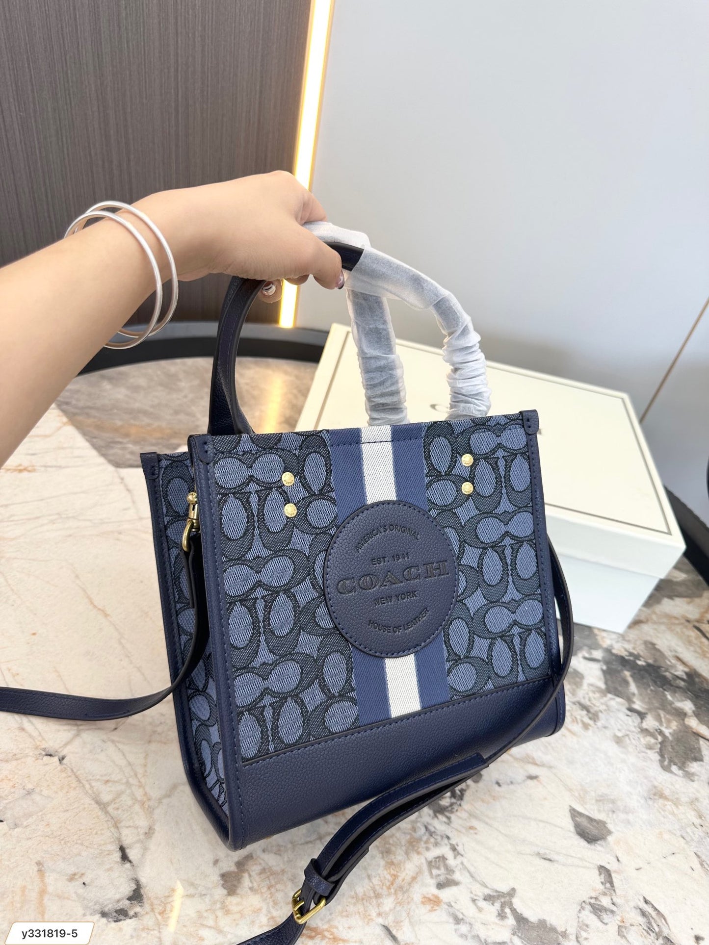 Co-BAG612