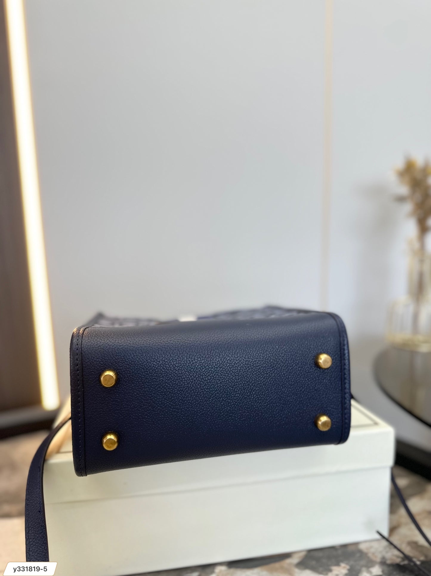 Co-BAG612