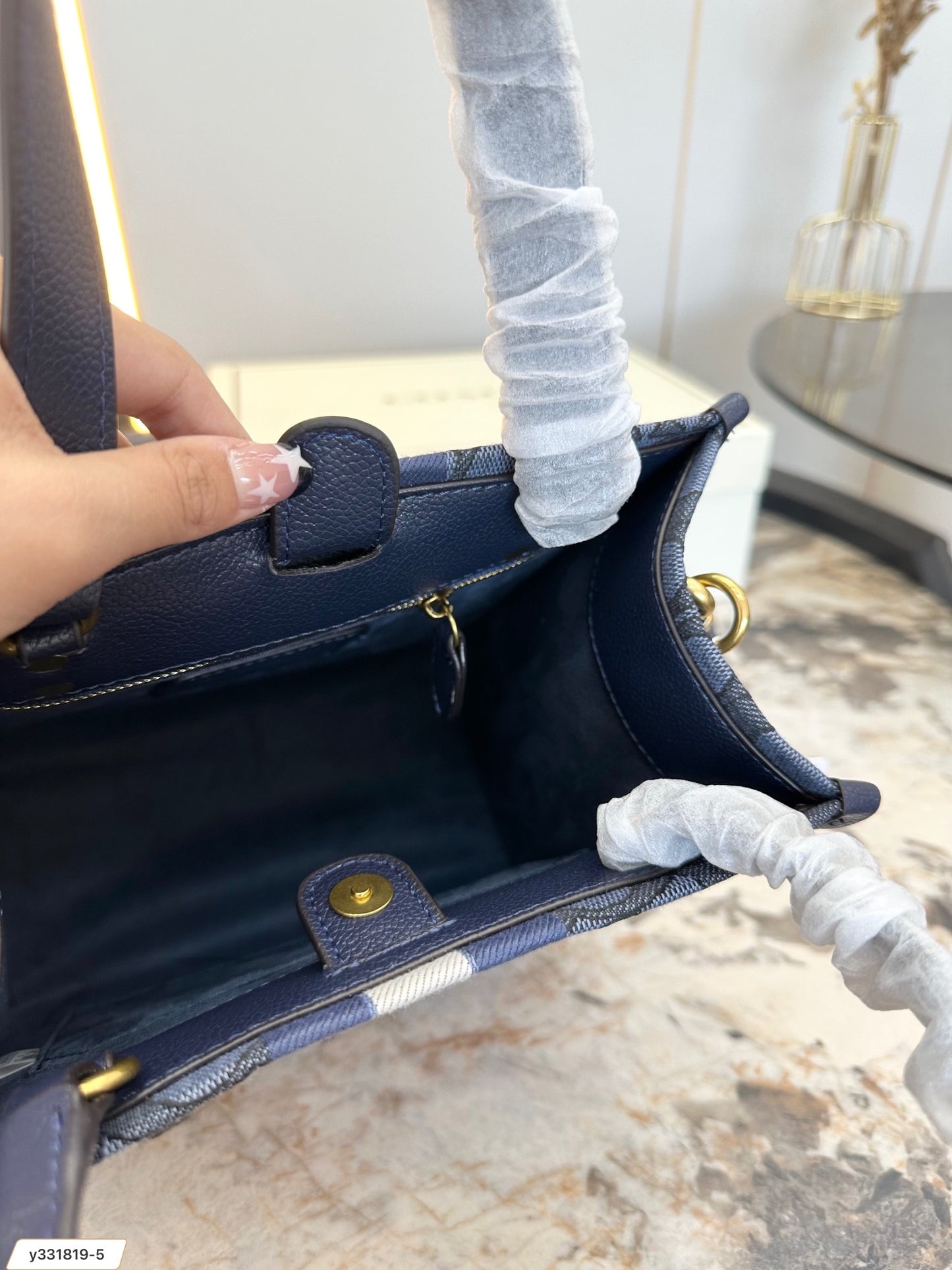 Co-BAG612
