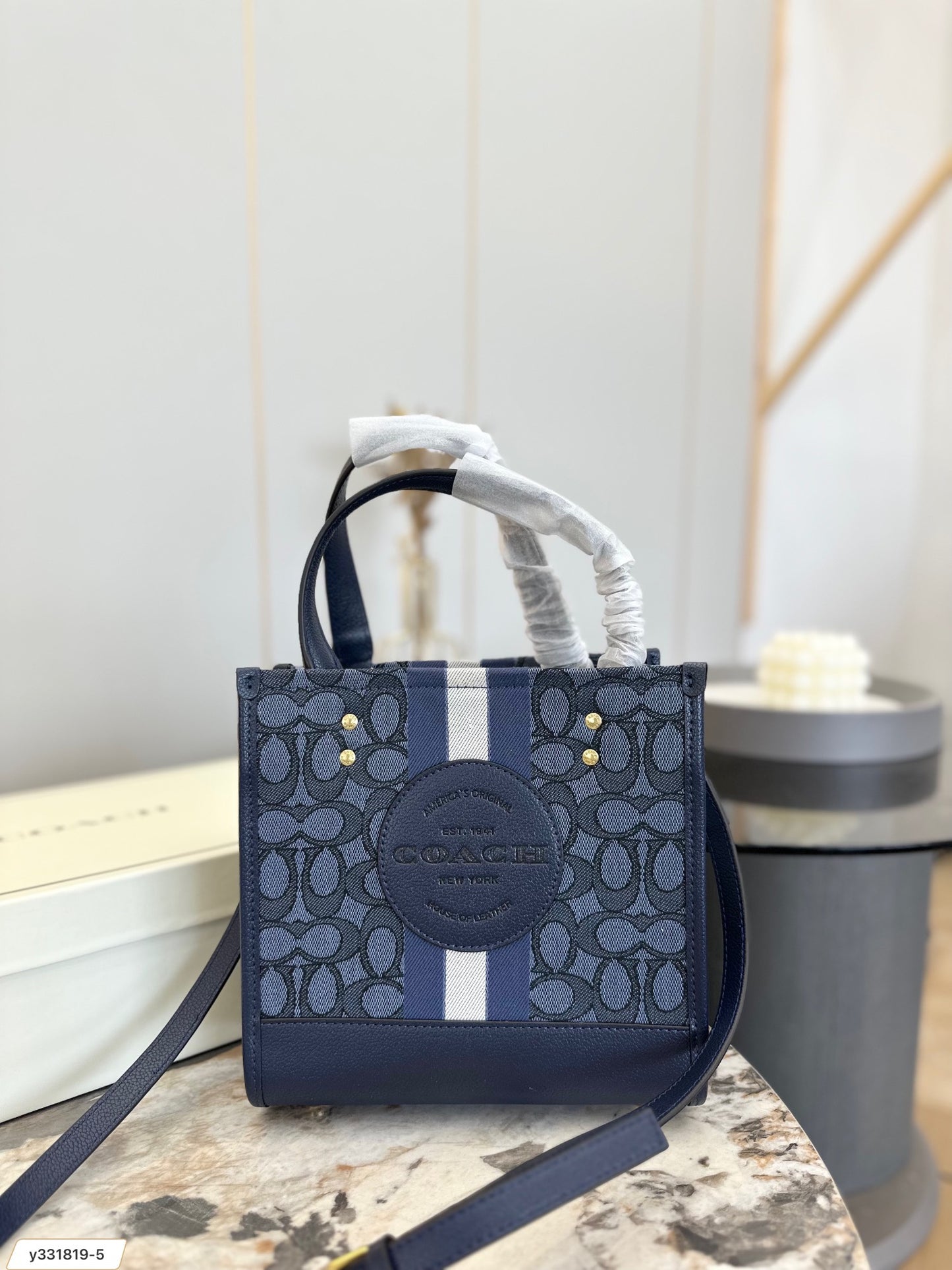 Co-BAG612
