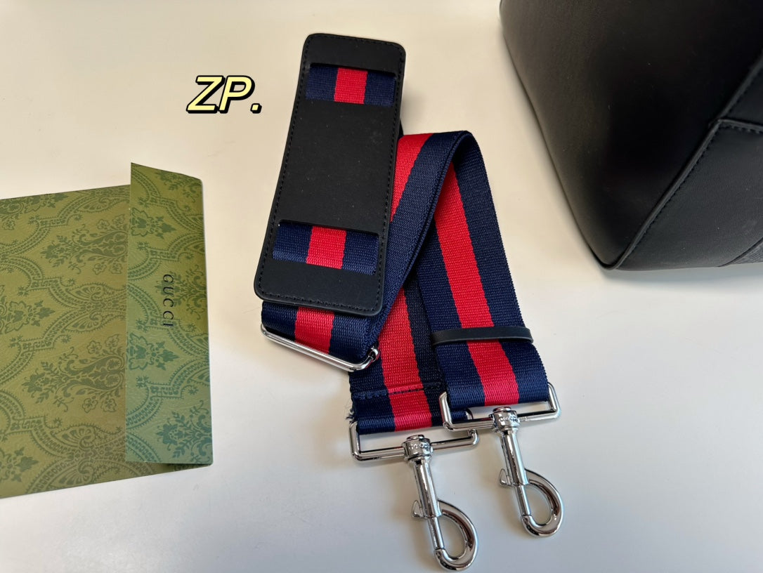 GUCCI BAG 32
