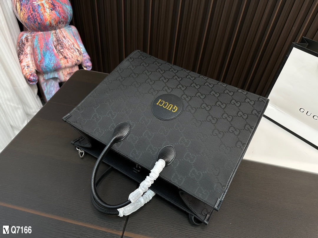 GUCCI BAG 42