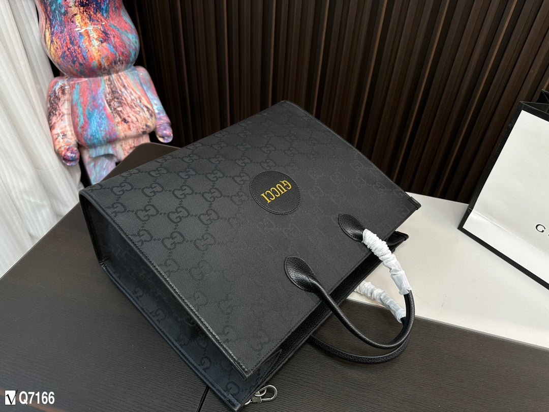 GUCCI BAG 42