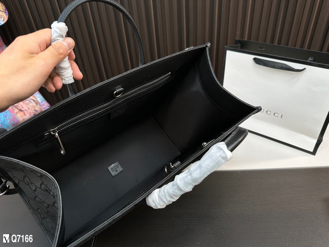 GUCCI BAG 42
