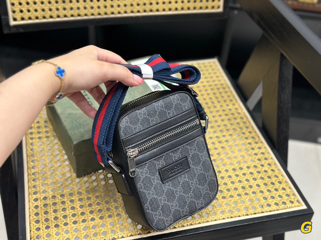 GUCCI BAG 52