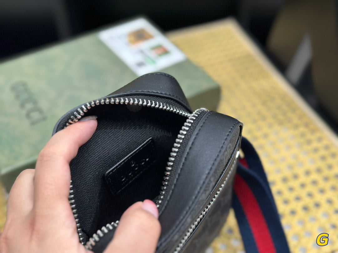 GUCCI BAG 52