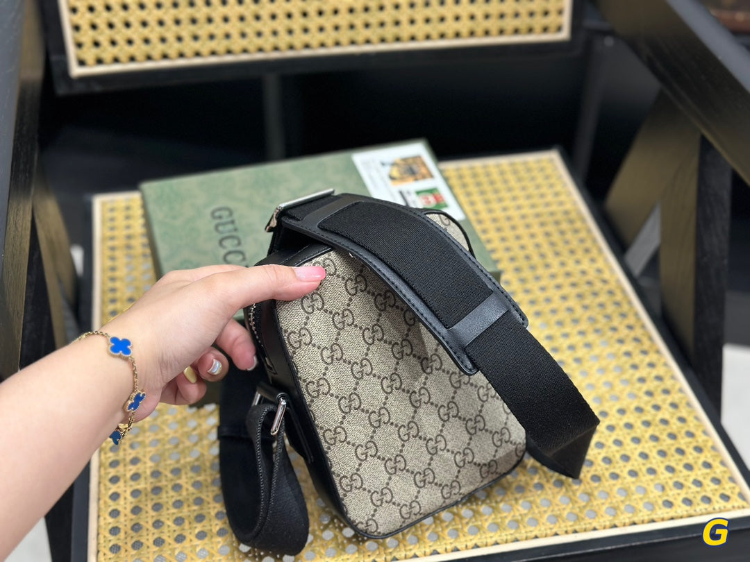 GUCCI BAG 52