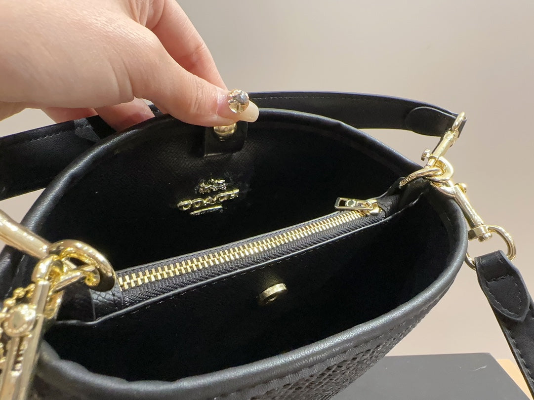 Co-BAG615