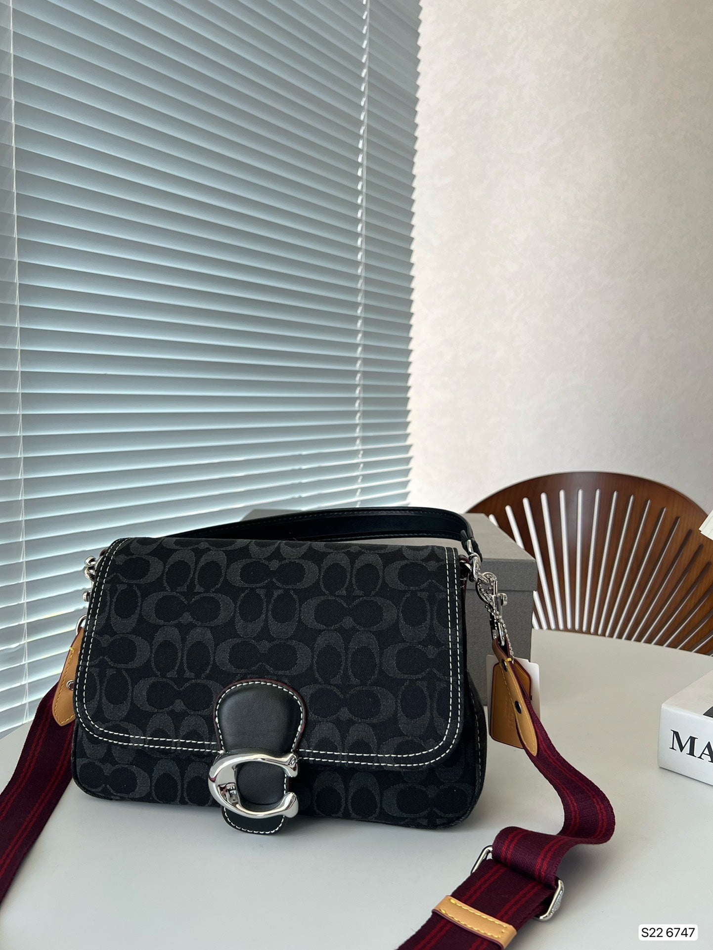 Co-BAG621