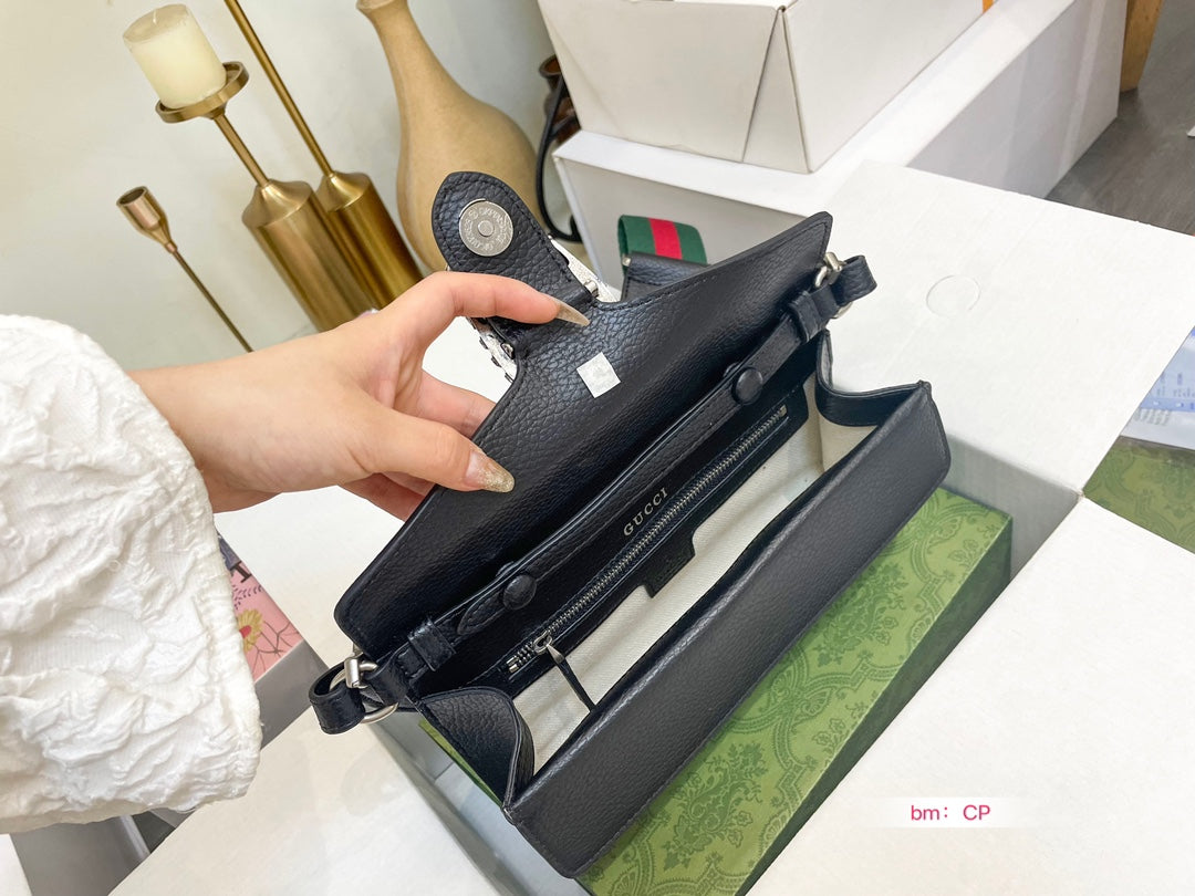 GUCCI BAG 79