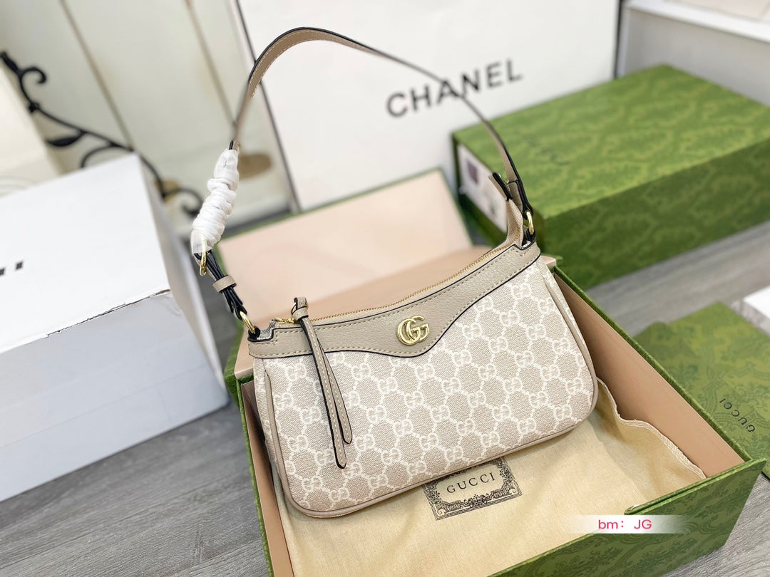 GUCCI BAG 81