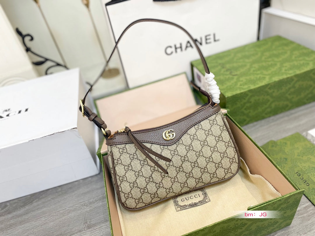 GUCCI BAG 81