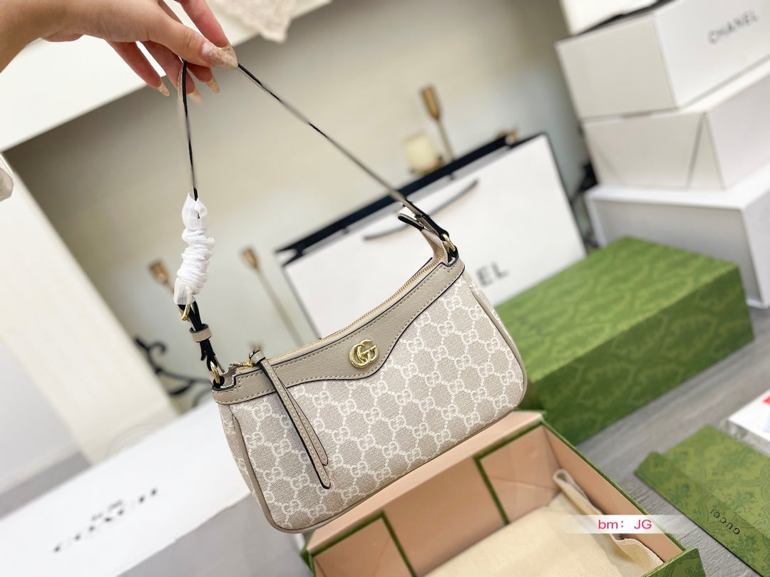 GUCCI BAG 81