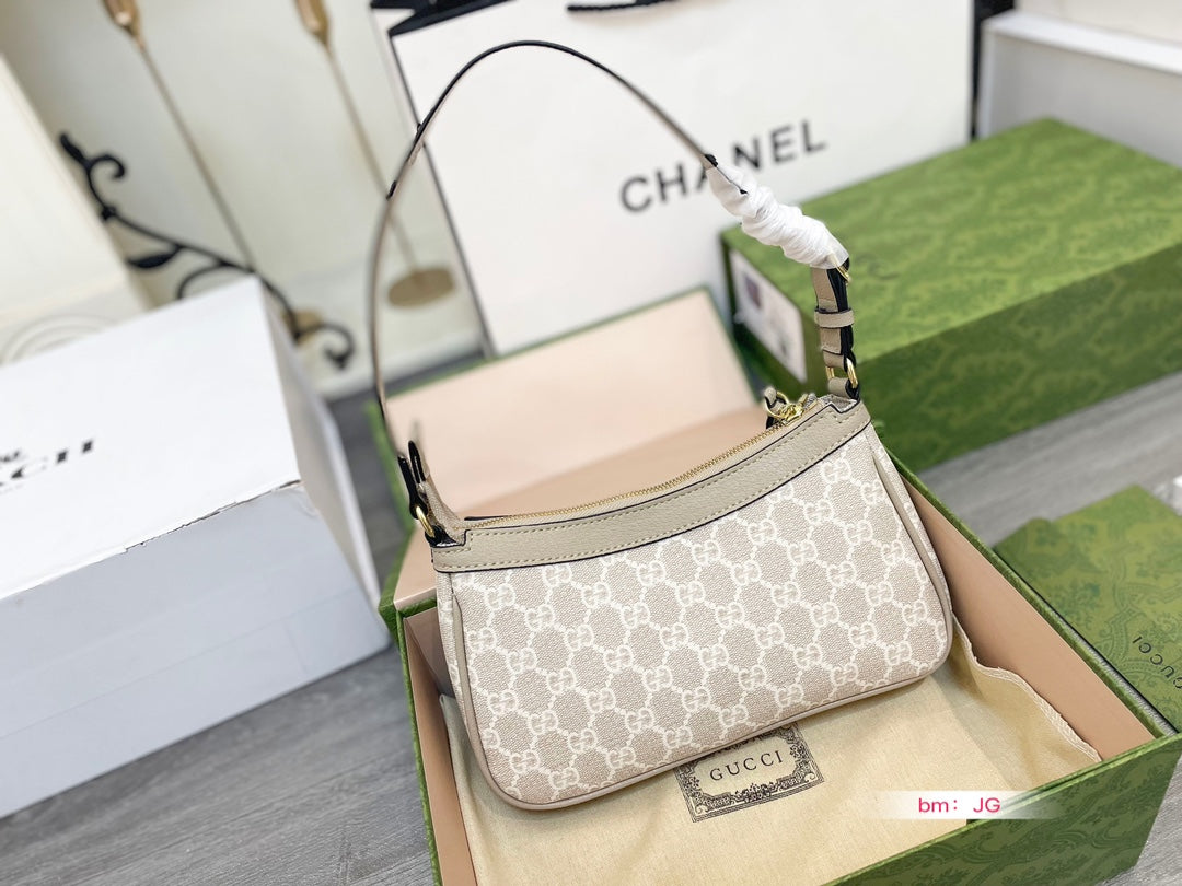 GUCCI BAG 81