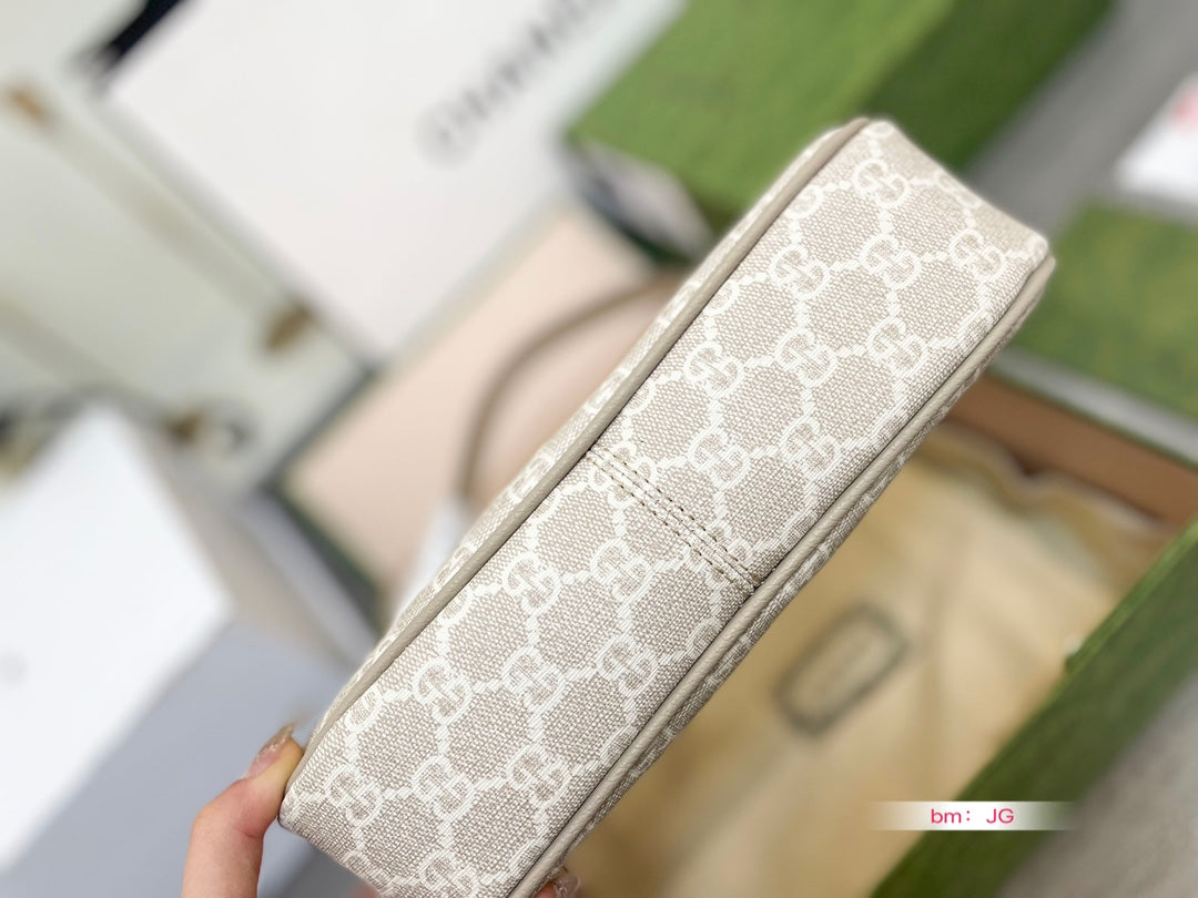 GUCCI BAG 81