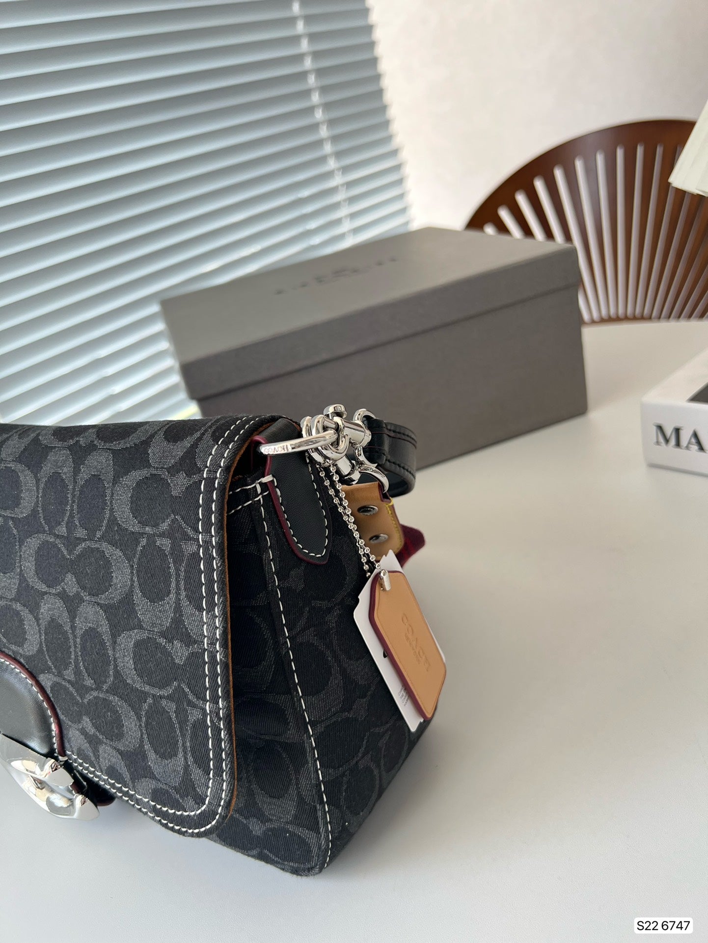 Co-BAG621