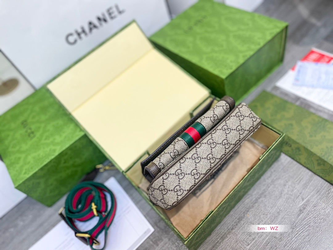 GUCCI  BAG 82