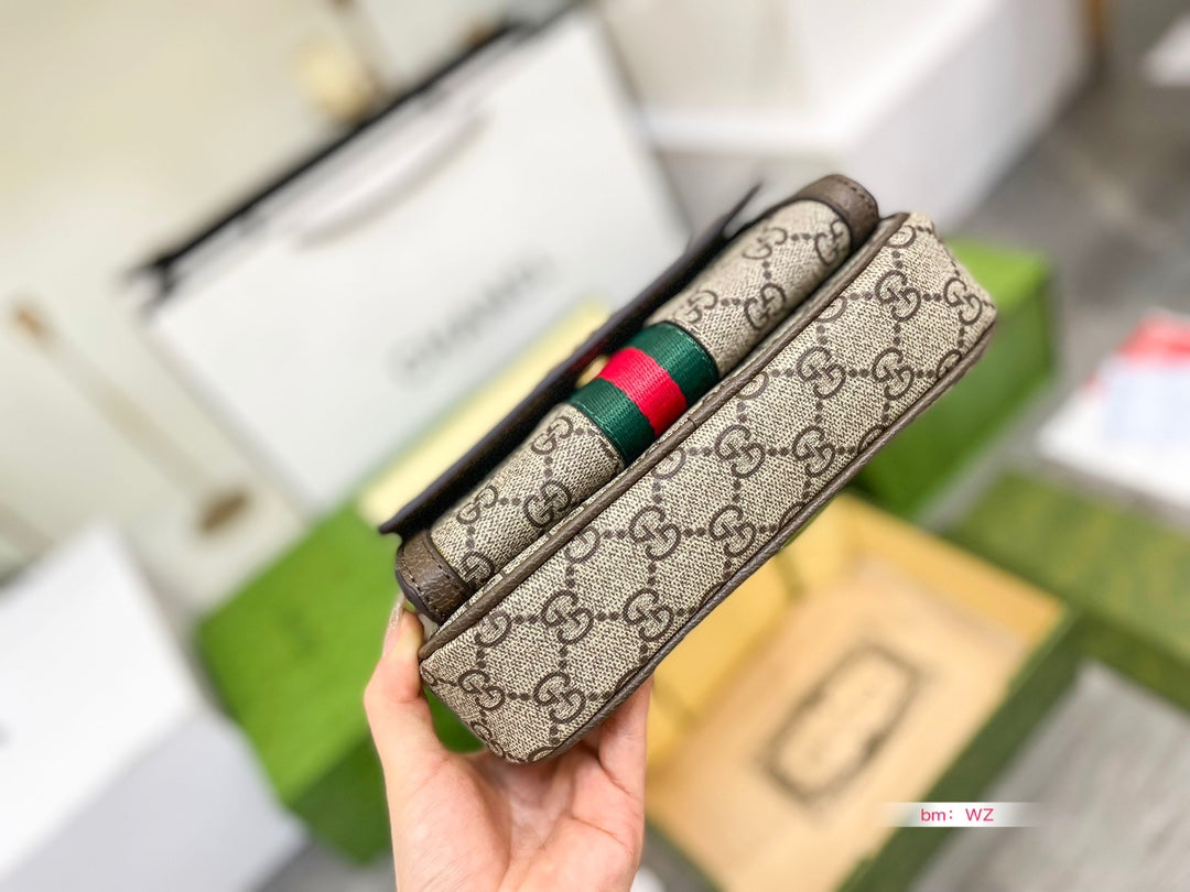 GUCCI  BAG 82