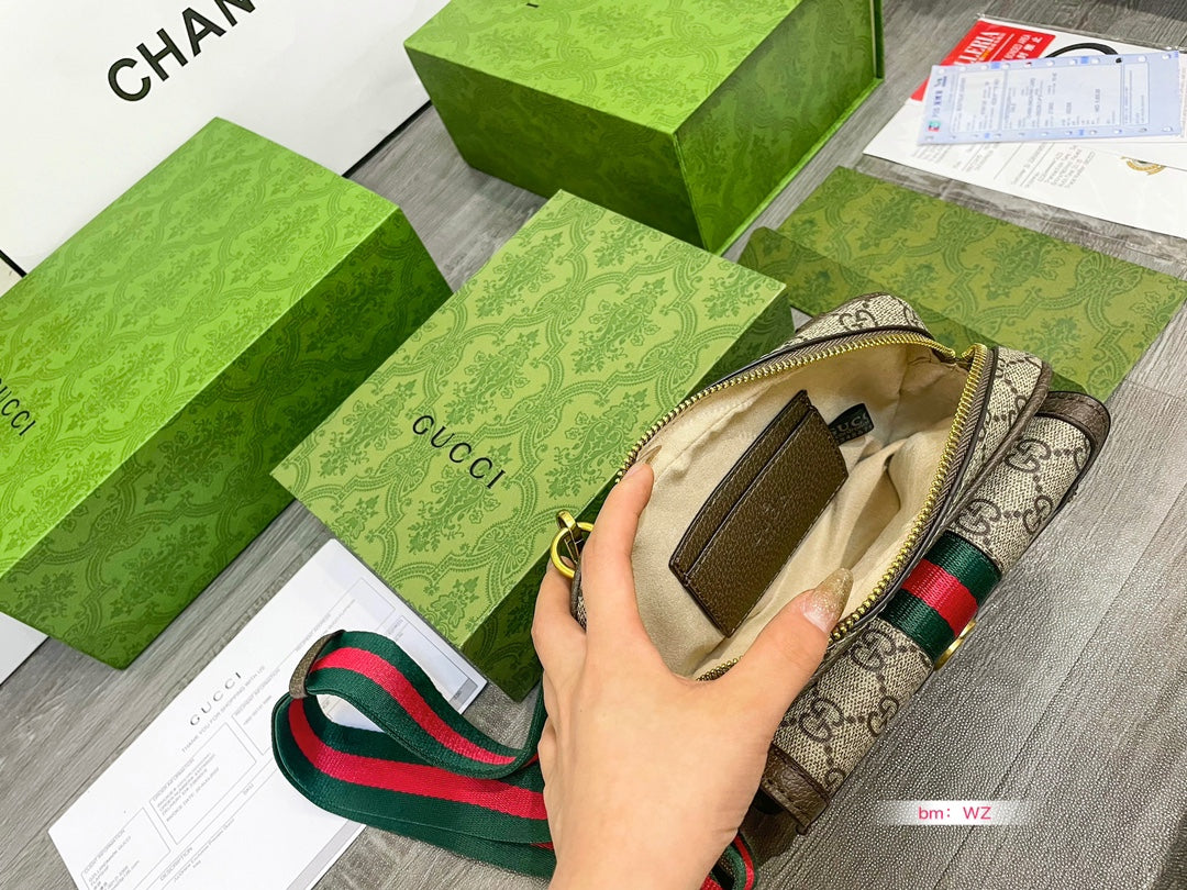 GUCCI  BAG 82
