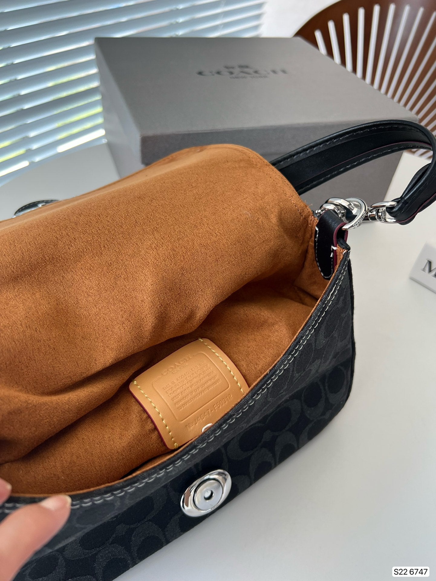 Co-BAG621