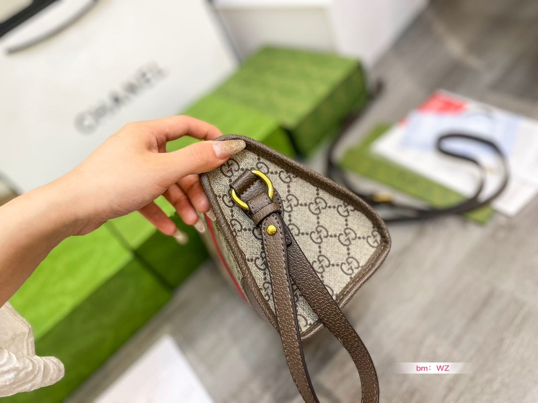 GUCCI BAG 84