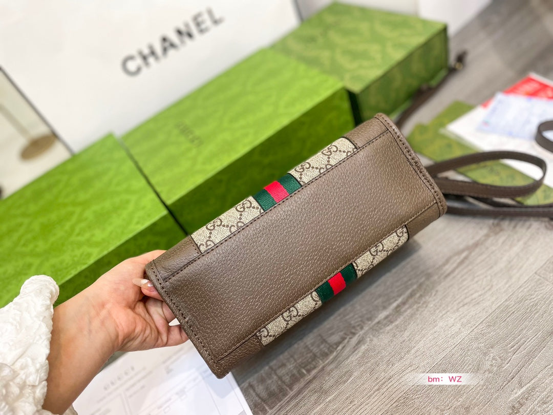 GUCCI BAG 84