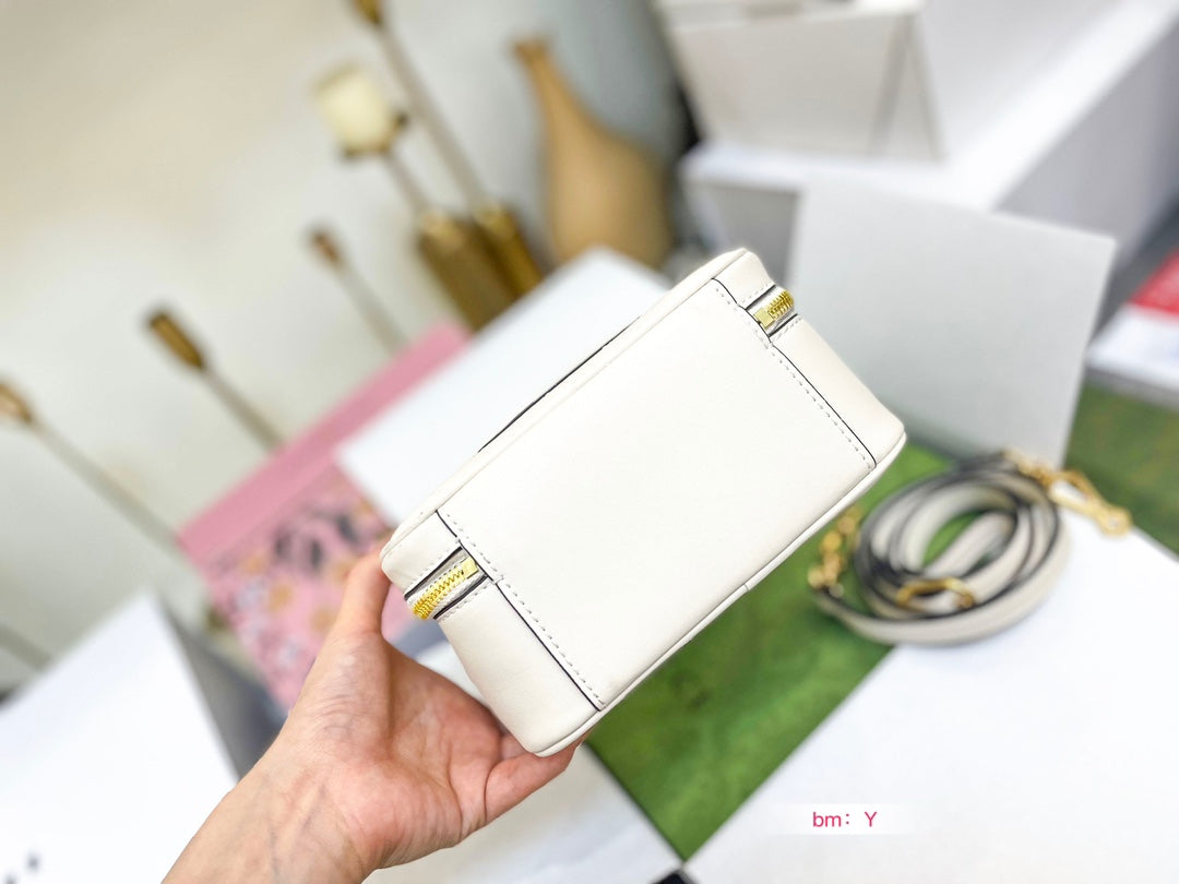 GUCCI BAG 86