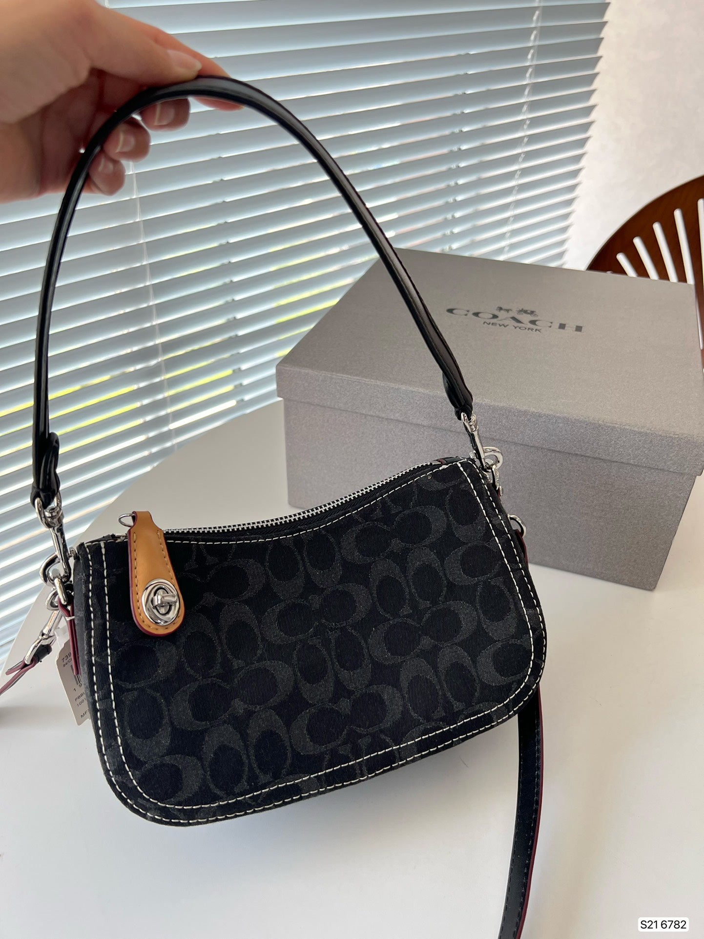 Co-BAG622