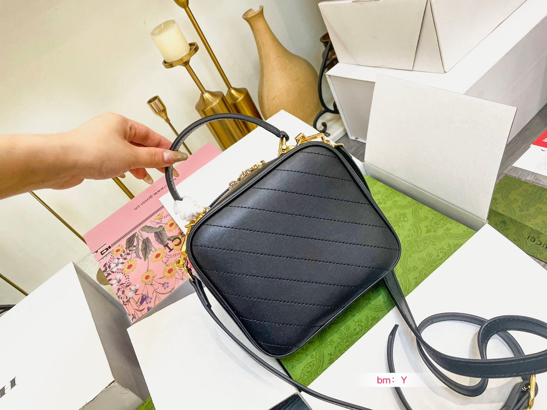 GUCCI BAG 87