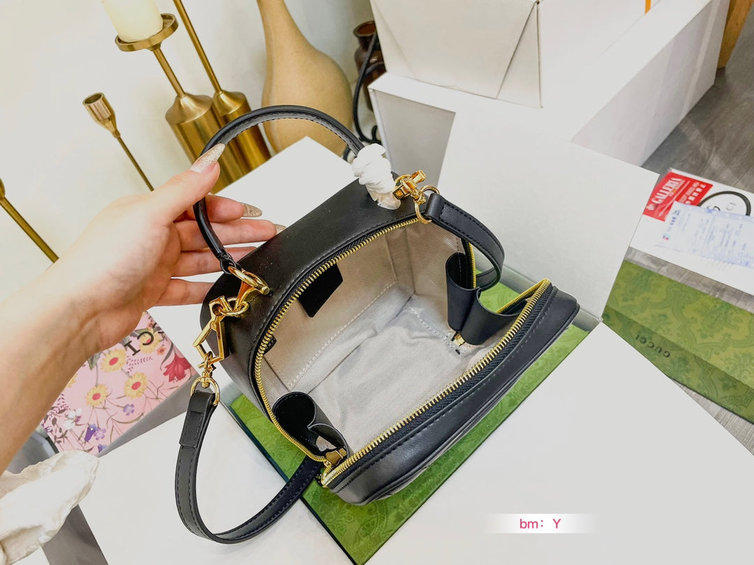 GUCCI BAG 87