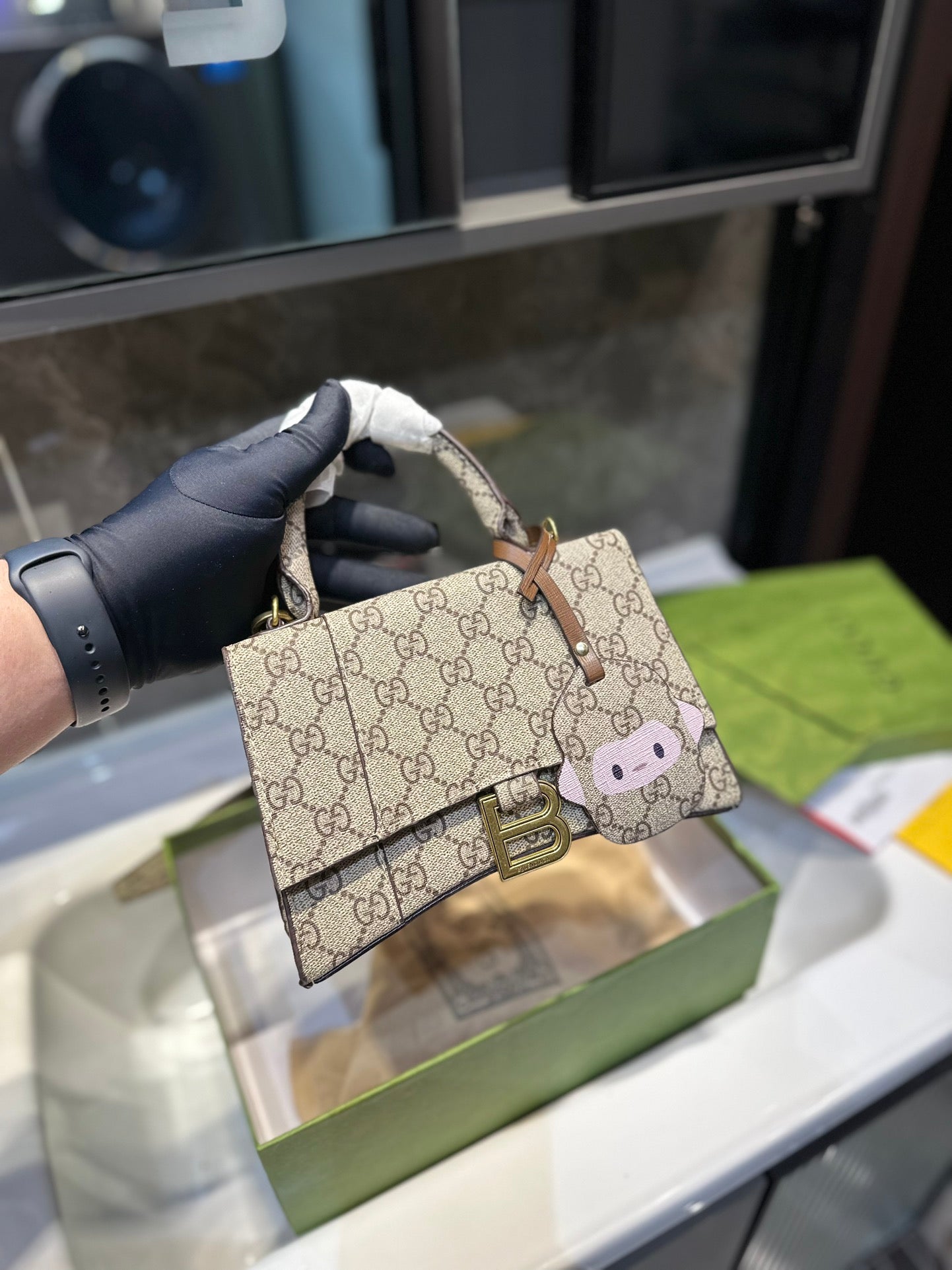 GUCCI BAG 143