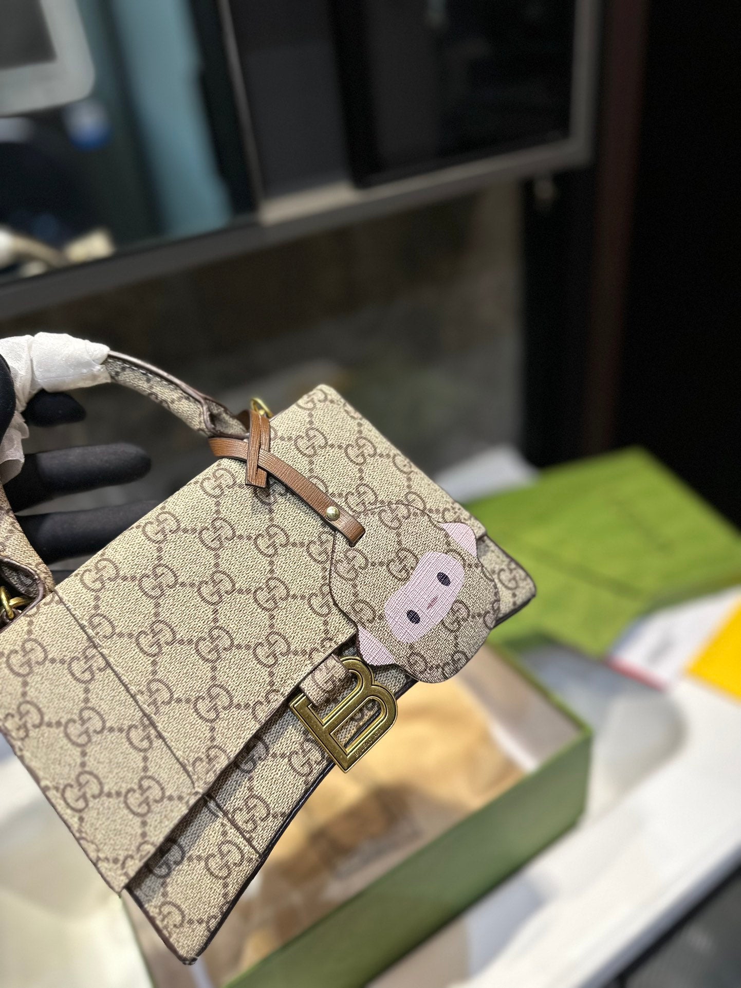 GUCCI BAG 143