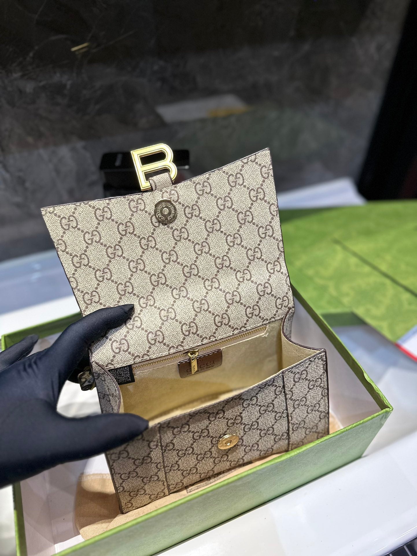 GUCCI BAG 143