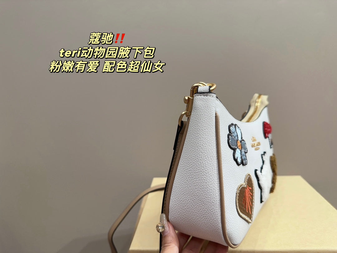 Co-BAG745