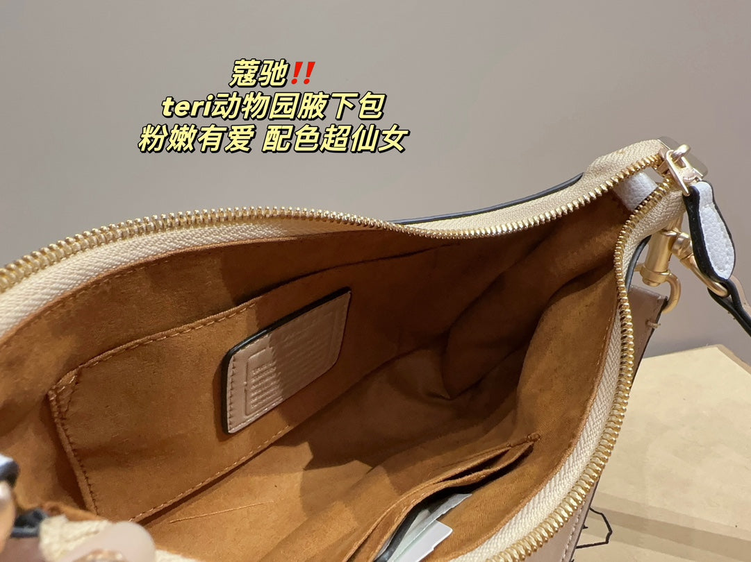Co-BAG745