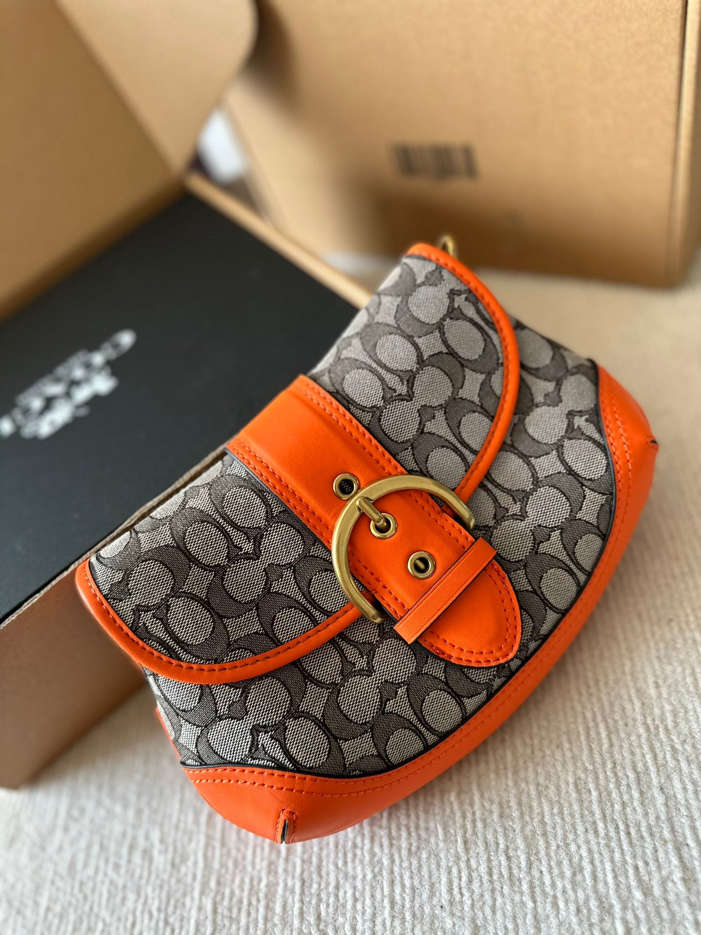 Co-BAG635