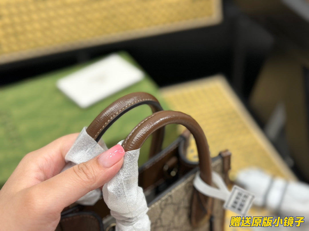 GUCCI BAG 208